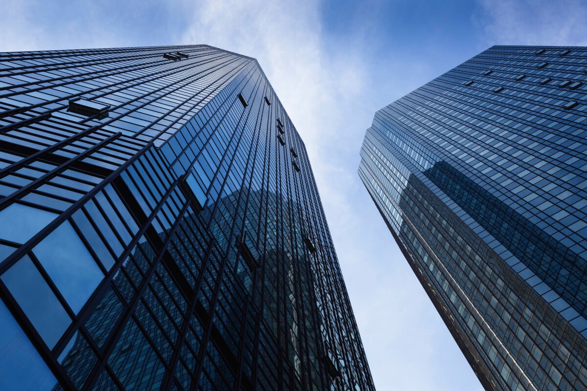 Bank-Inspired Forex Trading: Lessons for Independent Traders