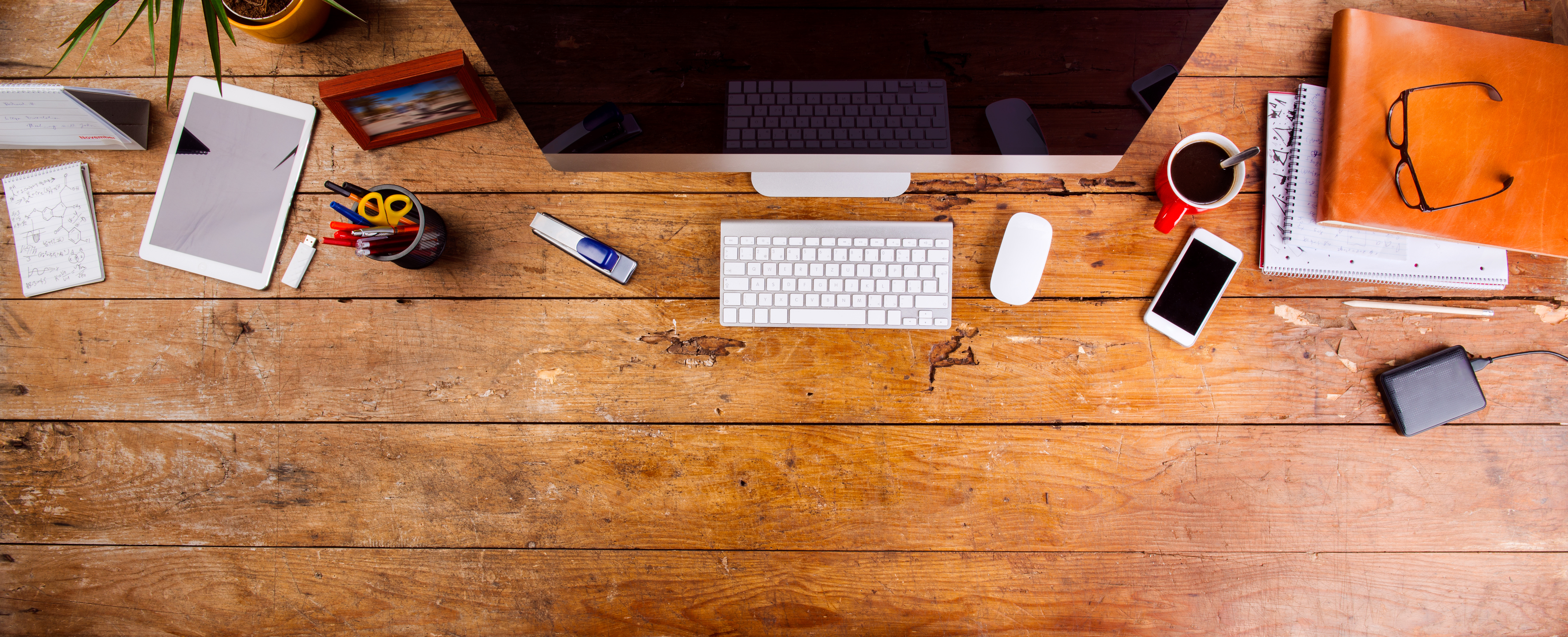 Upgrade your workstation with an optimized ergonomic desk setup